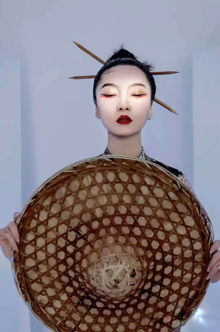 黑色胶带泳衣项目艺术之星迈阿密2020